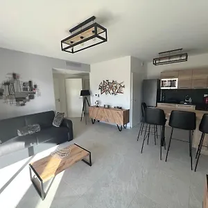 https://superbe-appartement-neuf-aucalme.fr-provencehotel.com